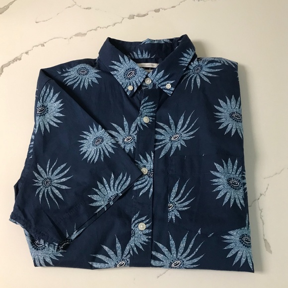 Old Navy Men’s Slim Fit Botton Down Short Sleeve US M Dark Blue & Turquoise - Picture 1 of 6